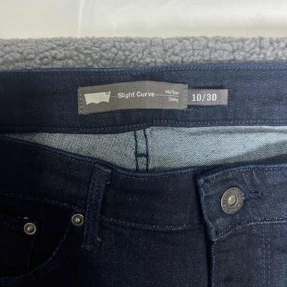 Levi’s Slight Curve Mid rise Skinny Brand New - Picture 3 of 10